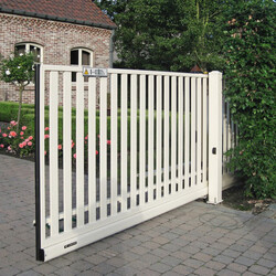 brama-posesyjna-przesuwna-wisniowski-12